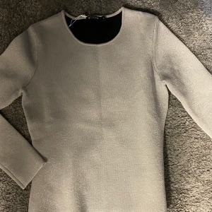 tröja - nypris: 1299, fin grå tröja, ny och oanvänd, tiger of sweden