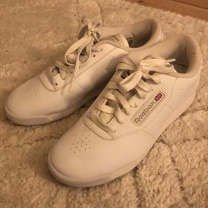 Reebok skor - Reebok skor strl 37. Oanvända, endast testade