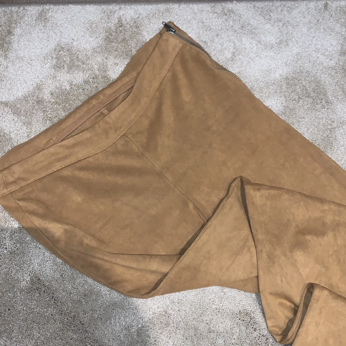 Beige/bruna mocka byxor  - 91