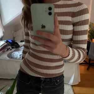 långärmad - säljer min långärmade tröja från VIEW som inte kommer till användning längre💛