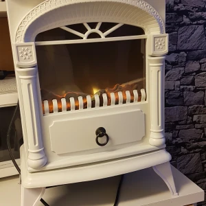 Jag vet ej vad denna heter - säljer denna sak som ör väldigt cool och varm när man vill att det ska vara varmt. Jag vet ej riktig vad de heter men de hetrr väl något. Inga deffekter finns på den och den är jättefin!🤩