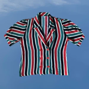 ALMIA SKJORTA - Tunn funky button-up. 7/11 core, knappt använd 