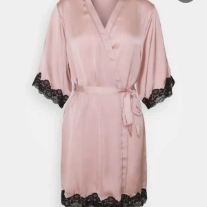 Silkesmorgonrock - Super fin, nyskick❤️‍🔥