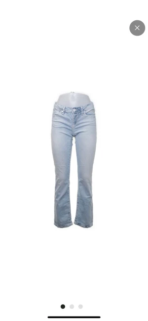 Jeans  - Säljer en hel del jeans från olika kända märken just nu❤️‍🔥 kolla gärna in min profil ❤️‍🔥 flera frågor svarar jag gärna på privat och jag samfraktar gärna om ni hittar något mer ni gillar❤️‍🔥 väldigt många som är intresserad så fynda när chansen finns❤️‍🔥