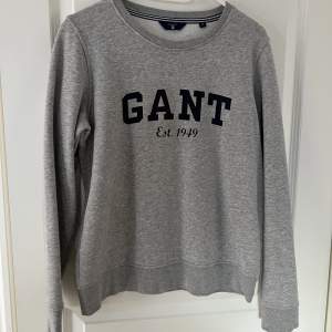 Jättefin GANT sweatshirt strl M Köparen står för frakten