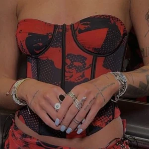 Mesh Corset Top - Säljer pga fel storlek. Ordinarie pris 1100kr från edikted. Nyskick