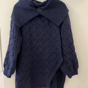 Stickat tröja ZARA - Storlek M passar L pris 219kr