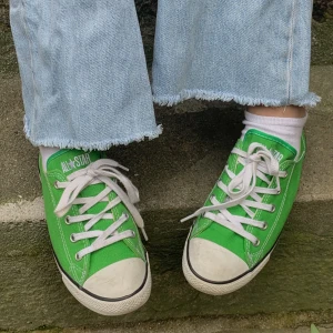 Gröna Converse - Vintage Gröna Converse! Köptes i Berlin på Paulus Boutique men säljer pga för små 😢 Små i storleken, passar som 37 💚