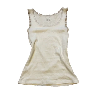 Vitt linne - Super fint vitt räfflat linne. Aldrig kommit till användning💞