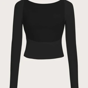 Svart långärmad tröja  - Säljer denna långärmade tröja med öppen rygg fin kvalite 