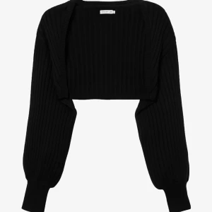 Bolero - Säljer denna bolero kofta från zalando som är slutsåld just nu , använd få gånger men i perfekt skick ,🫶🫶 