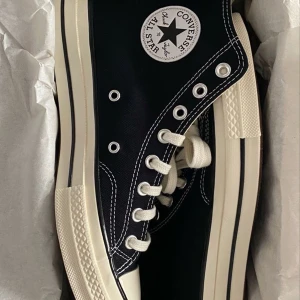 converse! - Alldeles nya! Inte använda en enda gång men köpta för 1 år sen. 