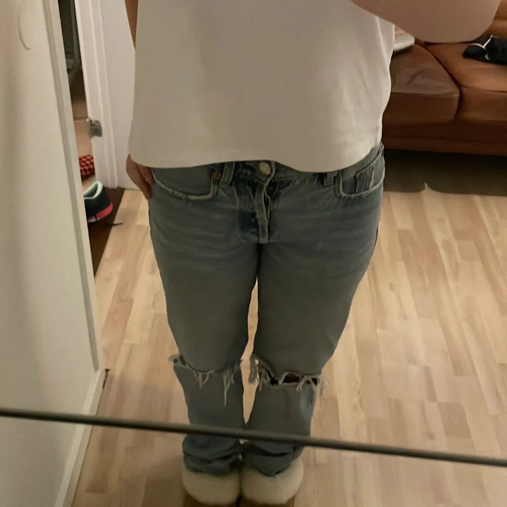 Midwaist zara jeans, ljusblå.☺️ ❤️. Jeans & Byxor.