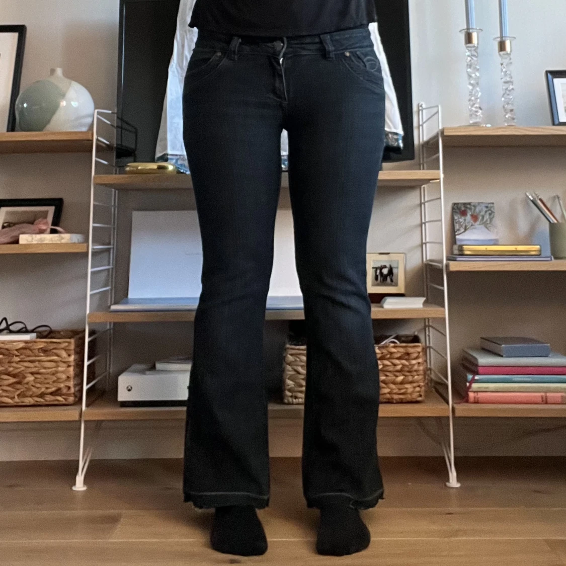 Svarta lågmidjade jeans