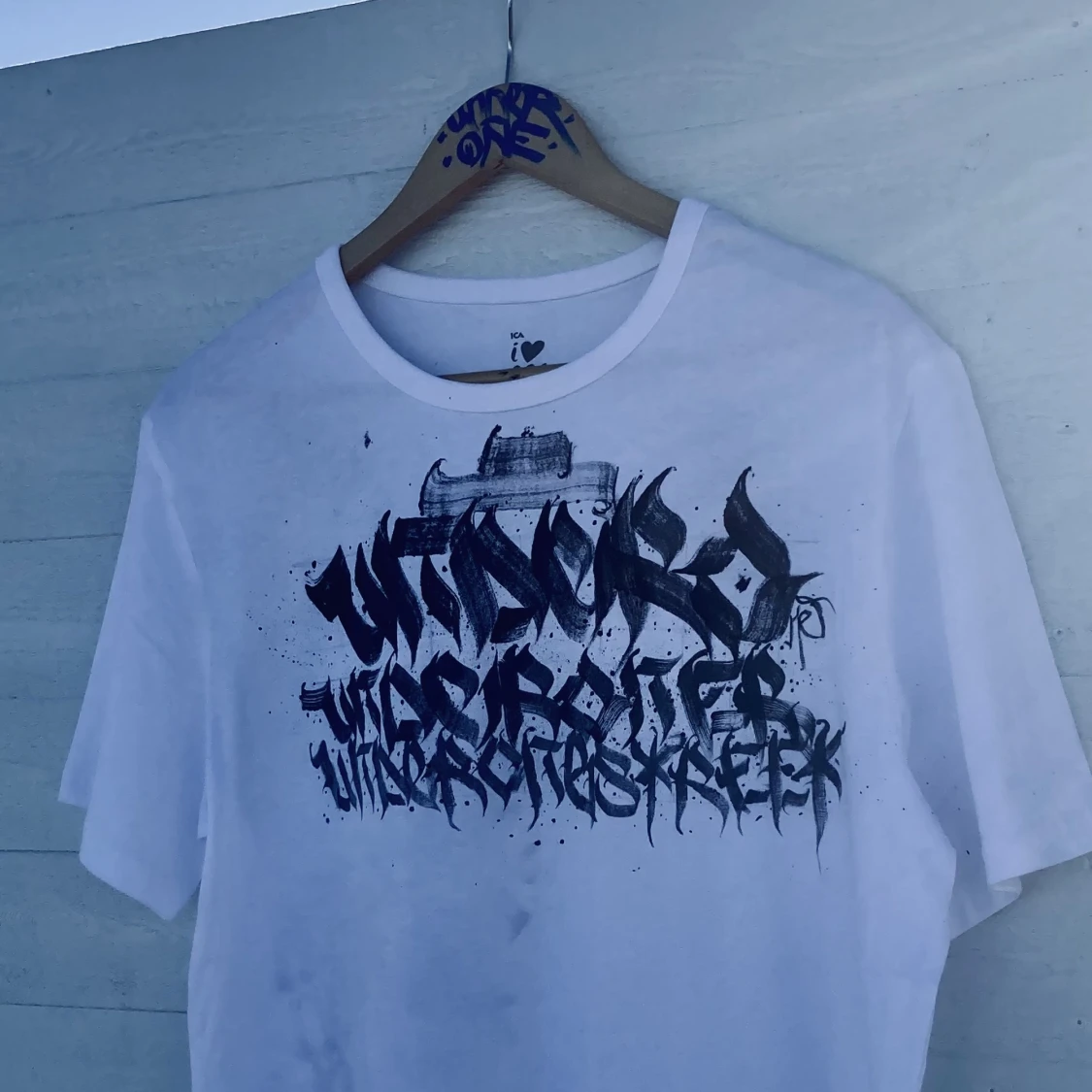 Hand-painted T shirt - 91