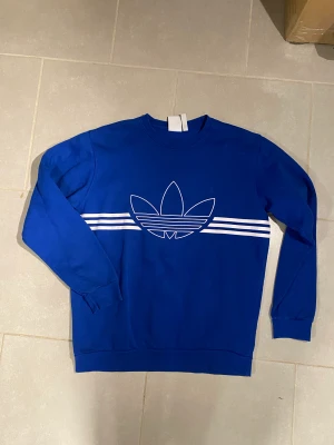 Adidas sweatshirt - Helt mutt skick  Inga hål eller skador
