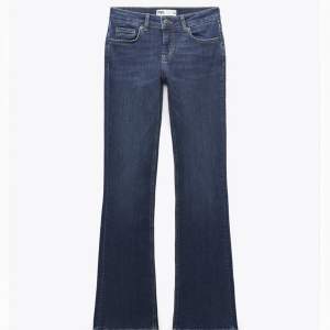 Säljer dessa populära jeans från zara. Bara använda typ 3 gånger så dem är i nyskick❤️