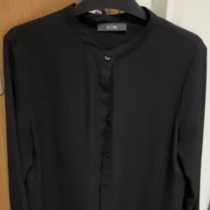 Skjorta  - Ny och aldrig använd. 