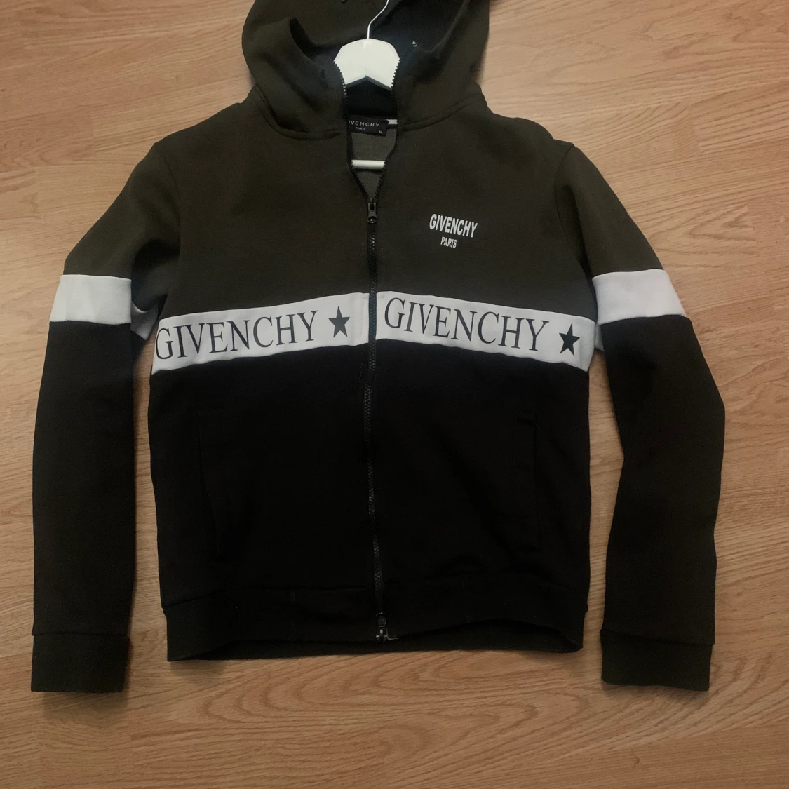 Gevenchy hoodie storlek M - 91