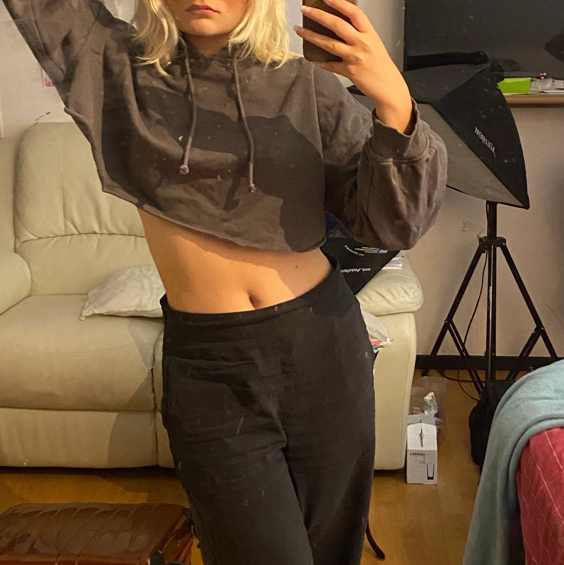 En hoodie som är croppad - 90