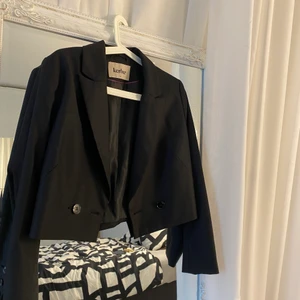 Kavaj  - Kavaj från märket kerber, sitter snyggt på en s/m