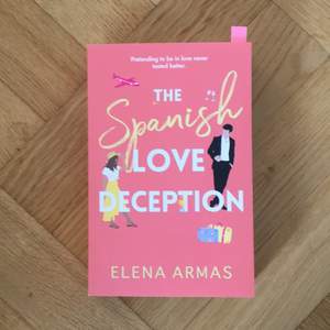 Säljer the spanish love deception boken som är populär på tiktok. Boken är i nyskick. 
