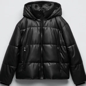 Zara jacka strl M - Denna jacka är från zara och den är jättefin, och varm. Den är har andvänts ett få tal gånger, då jag känner att jag vill ha en ny vinterjacka.