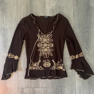 Olika toppar - Dom två sista har lite kortare armar! Passar som S, volanger och utsvängda armar💞 130kr/styck