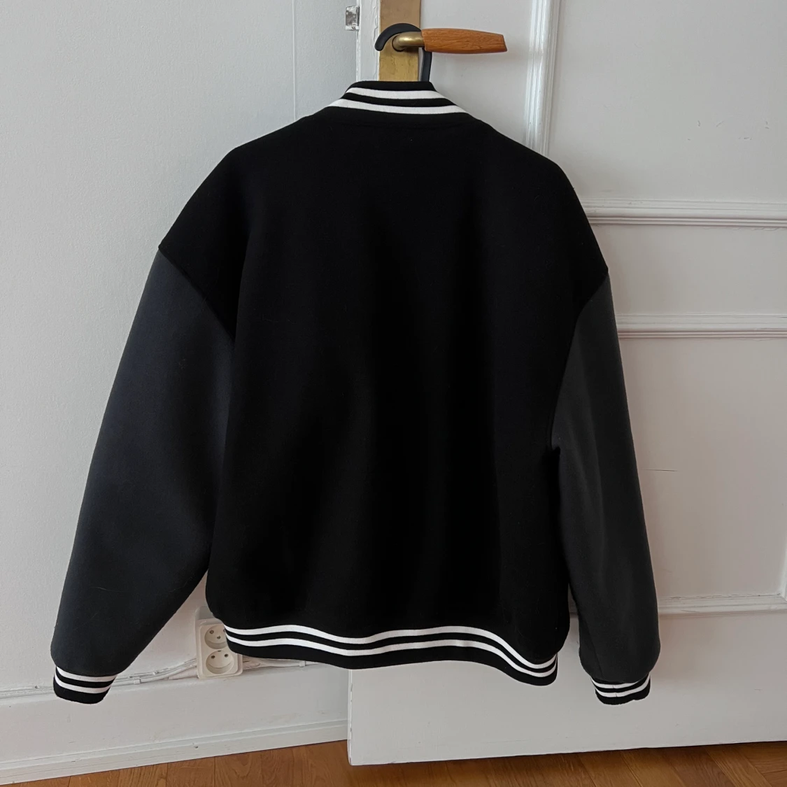 Collegejacka från Weekday - 91