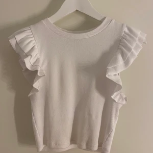 zara topp - söt topp ifrån zara, 90kr + frakt🫶