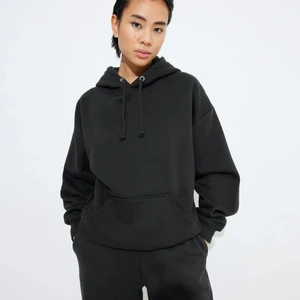 Hoodie - Svart bikbok hoodie i storlek xs