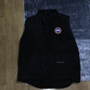 Canada goose - Storlek S Skick: 9/10 Tags o dustbag följs med 
