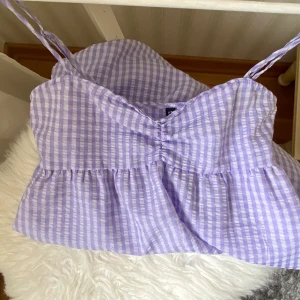 Söt klänning - Lila rutig söt klänning storlek 36 100 kr