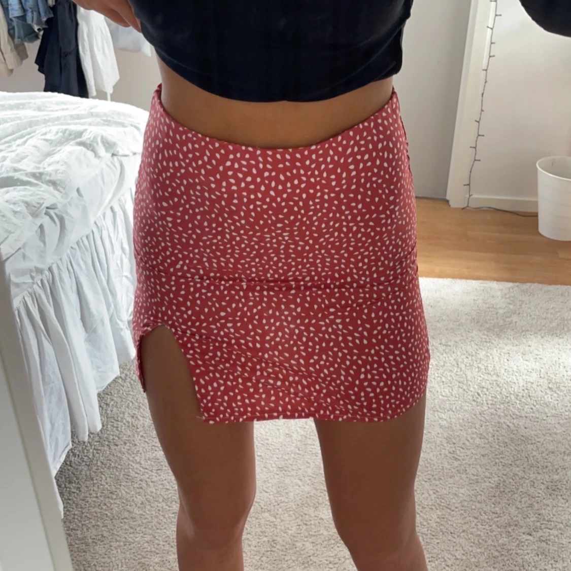 Röd prickig kjol från shein