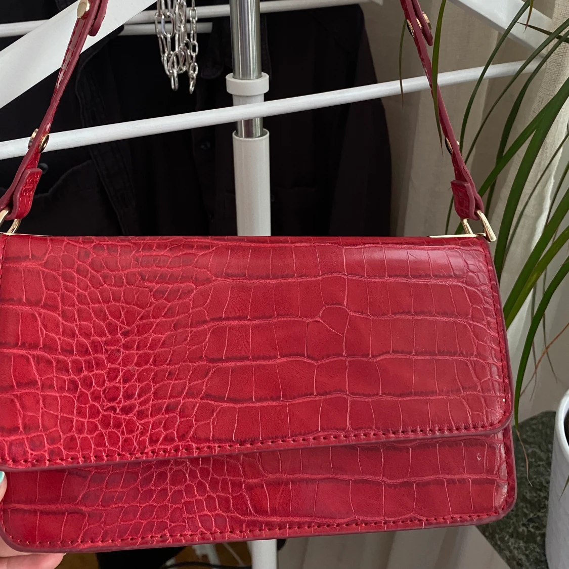 Röd väska - 90