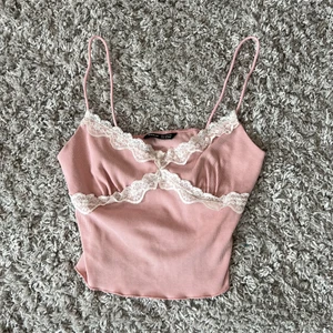 Topp storlek S - Jag säljer denna topp från SHEIN för att den är för stor för mig. Aldrig använd och i bra skick 😊