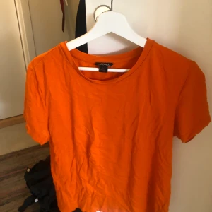 T-shirt  - Anvönt skick, Inget att anmärka på