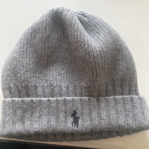 Polo mössa - Säljer denna polo mössa eftersom den inte kommit till så mycket användning