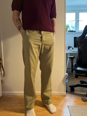 Dickies byxor - Ett par Dickies 874 i beige tvätt!