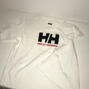 Helly hansen t-shirt nyskick helst kontant men swish kan lösas