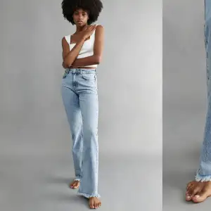 Säljer dessa snygga jeans från Gina Tricot då dom är för korta för mig som är 180. Använda ett fåtal gånger. Skulle säga att dom är mid Rise. Älskar modellen men tyvärr för korta för mig