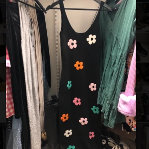 Maxi klänning xs - Finns fler bilder om man vill ha. Pris går att diskutera. Aldrig använd. 