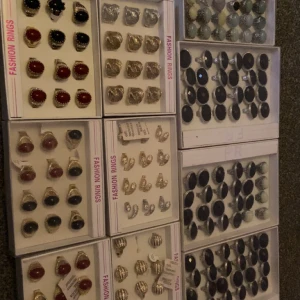 Ringar  - Ringar bra kvalite 15 kr per ring hela paketet 50 kr 