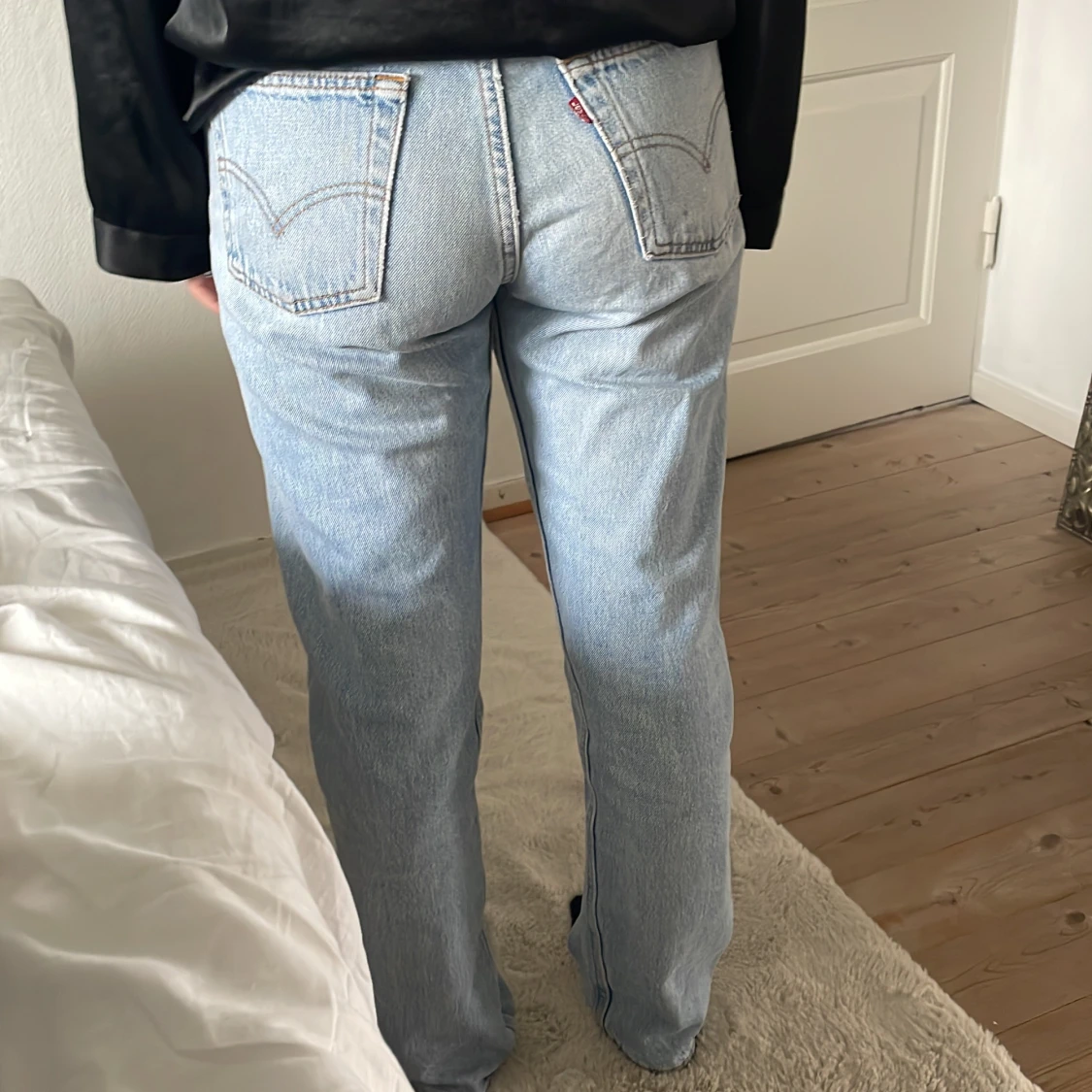 Ljus blåa Levis jeans  - 91