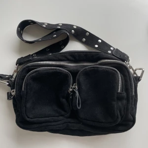 Väska - Väska från Gina tricot! Köparen står för frakten