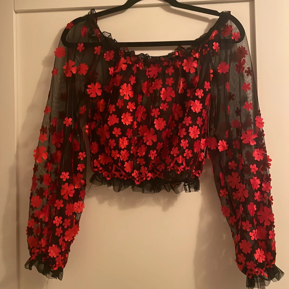 Röd blommig blus - 90