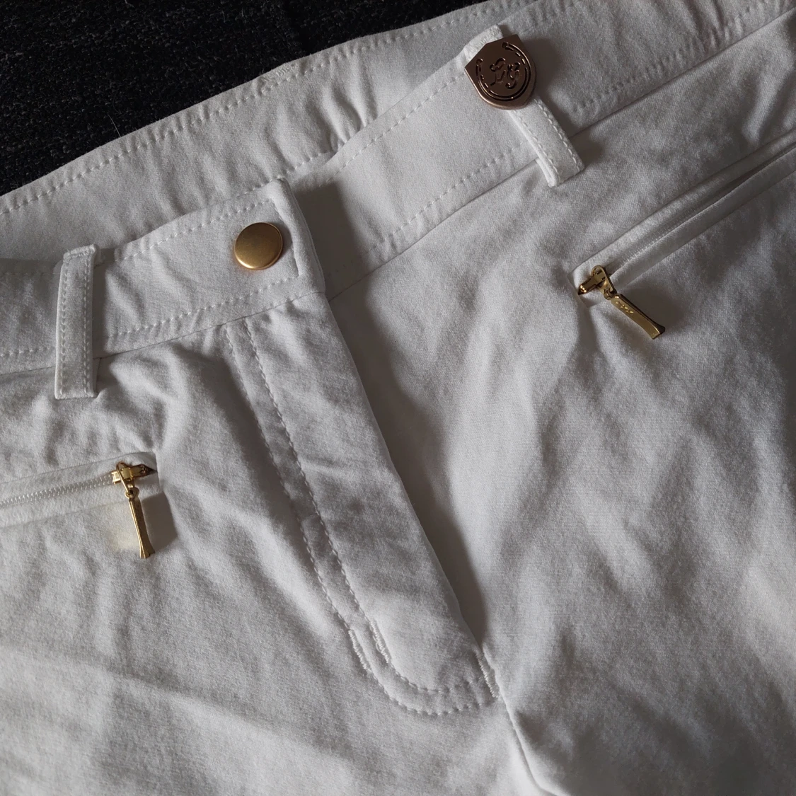 Tävlingsbyxor i nyskick