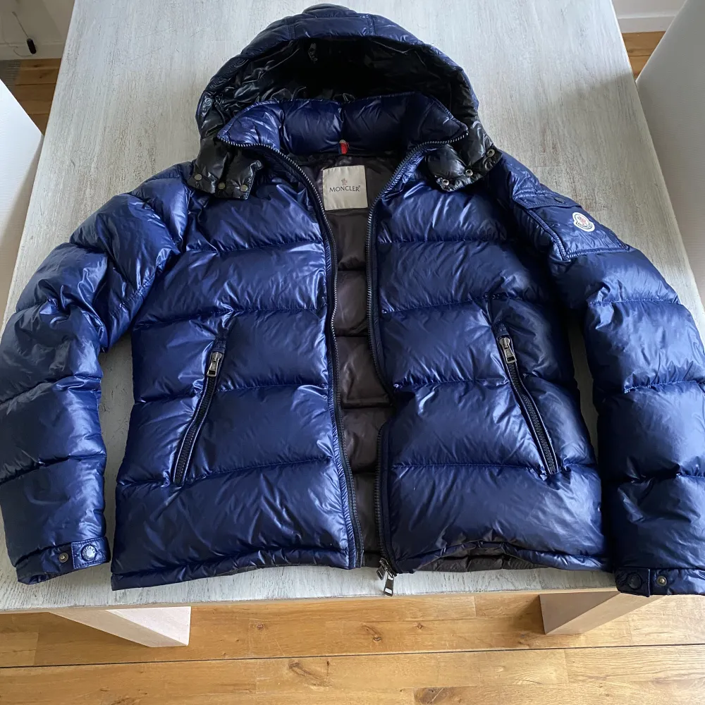 Moncler ”Maya” Zin jacket  Storlek 3 (M) Skick 8,5/10 . Jackor.