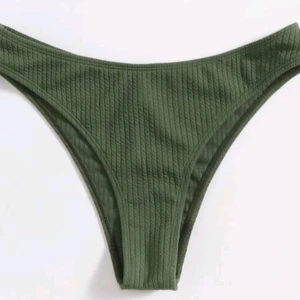 Bikini underdel - Säljer en bikini underdel i storlek xs från shein. Den är i bra skick och har bara varit använd några få gånger 