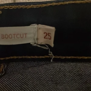 Jeans - Lågmidjafe bootcout jeans från Levis 💋